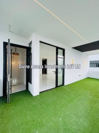 Luxury 5 Bedroom Fully Detached Dupled With Bq And Swimming Pool