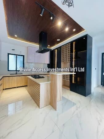 Luxury 5 Bedroom Fully Detached Dupled With Bq And Swimming Pool
