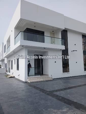 Luxury 4 Bedroom Fully Detached Duplex With Bq